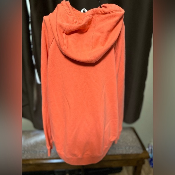 Under Armor Hoodie​​ - Picture 4 of 4